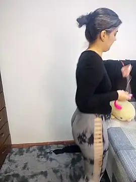 Snapshot of queemking chatting on 02.19.26 queemking online show from 02.19.26