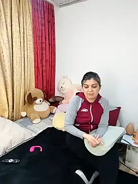 Snapshot of queemking chatting on 02.23.26 queemking online show from 02.23.26