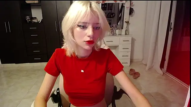 Snapshot of Elizabeth_rose02 chatting on 09.29.25 Elizabeth rose02 online show from 09.29.25