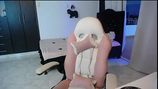 Snapshot of Elizabeth_rose02 chatting on 10.09.25 Elizabeth rose02 online show from 10.09.25