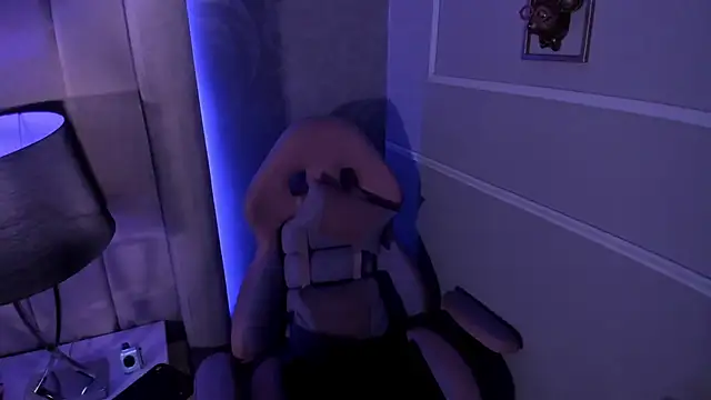 Snapshot of CherryMelon chatting on 10.04.25 CherryMelon online show from 10.04.25