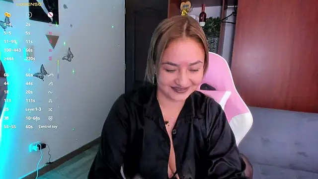 luciamature  online show from 02.10.26