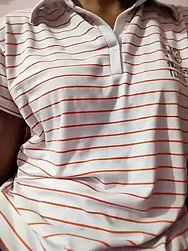 Snapshot of Sx-Maniya chatting on 10.31.25 Sx-Maniya online show from 10.31.25