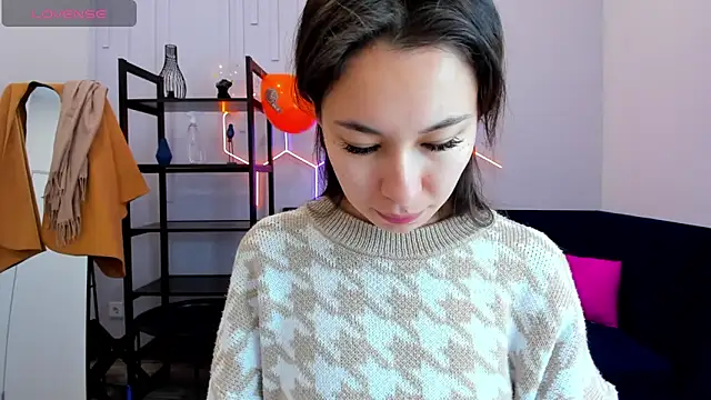 Snapshot of Kat__cat chatting on 10.01.25 Kat cat online show from 10.01.25