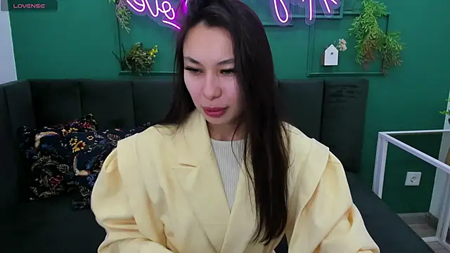 Snapshot of Kat__cat chatting on 11.07.25 Kat cat online show from 11.07.25