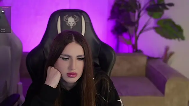 Goldie Flame online show from 02.05.26