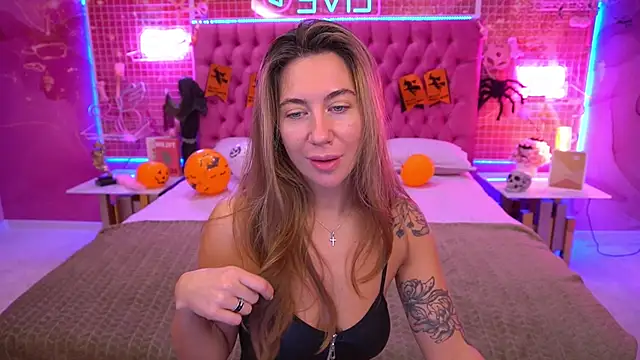 Snapshot of KateShanny chatting on 11.01.25 KateShanny online show from 11.01.25