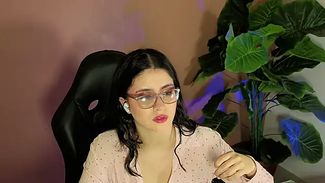 Snapshot of LiLLiAnderson chatting on 09.09.25 LiLLiAnderson online show from 09.09.25