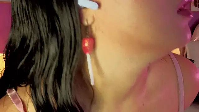 Snapshot of LiLLiAnderson chatting on 09.15.25 LiLLiAnderson online show from 09.15.25