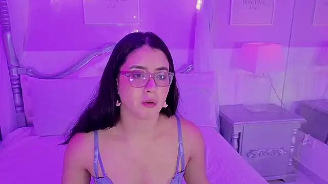 Snapshot of LiLLiAnderson chatting on 09.20.25 LiLLiAnderson online show from 09.20.25