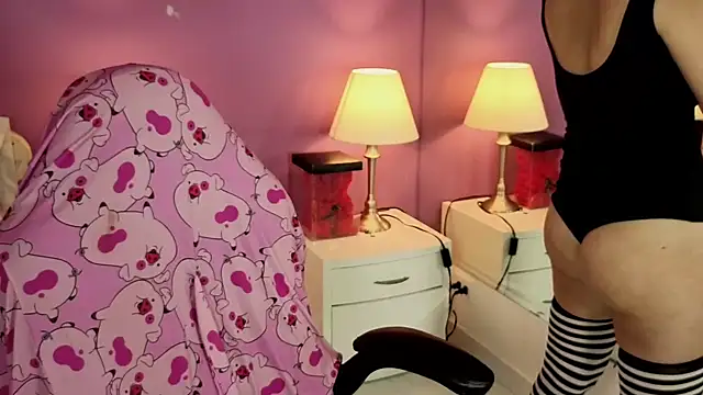 Snapshot of LiLLiAnderson chatting on 10.16.25 LiLLiAnderson online show from 10.16.25