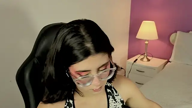 Snapshot of LiLLiAnderson chatting on 10.17.25 LiLLiAnderson online show from 10.17.25