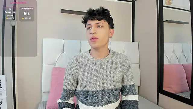 Snapshot of Axel__Evans chatting on 09.11.25 Axel Evans online show from 09.11.25