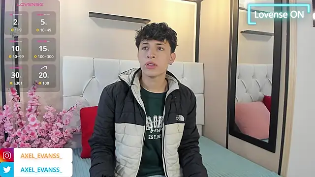 Snapshot of Axel__Evans chatting on 09.29.25 Axel Evans online show from 09.29.25