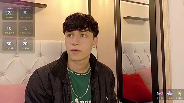 Snapshot of Axel__Evans chatting on 09.30.25 Axel Evans online show from 09.30.25