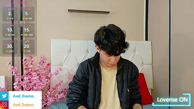 Snapshot of Axel__Evans chatting on 10.06.25 Axel Evans online show from 10.06.25