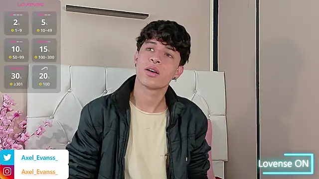 Snapshot of Axel__Evans chatting on 10.07.25 Axel Evans online show from 10.07.25