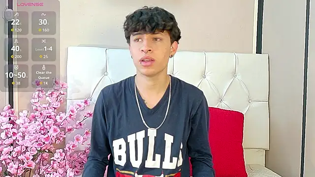 Snapshot of Axel__Evans chatting on 10.20.25 Axel Evans online show from 10.20.25