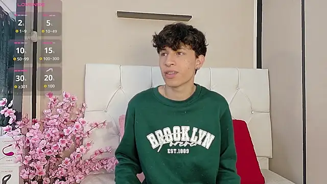 Snapshot of Axel__Evans chatting on 10.25.25 Axel Evans online show from 10.25.25