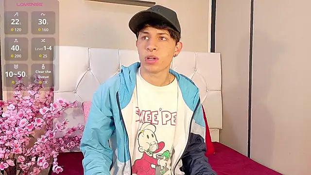 Snapshot of Axel__Evans chatting on 10.28.25 Axel Evans online show from 10.28.25