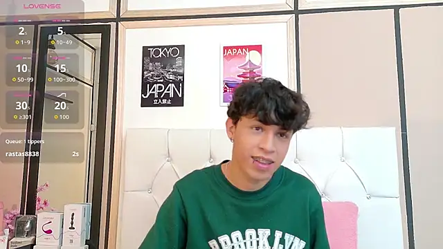 Snapshot of Axel__Evans chatting on 11.04.25 Axel Evans online show from 11.04.25