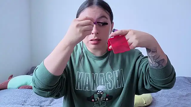 MiaKimky online show from 10.21.25