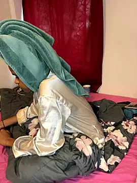 Snapshot of Soniala chatting on 11.02.25 Soniala online show from 11.02.25