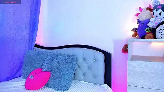 my aleja  online show from 03.30.26