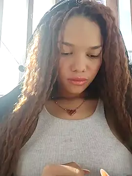 Snapshot of ChloeRaviss chatting on 10.19.25 ChloeRaviss online show from 10.19.25