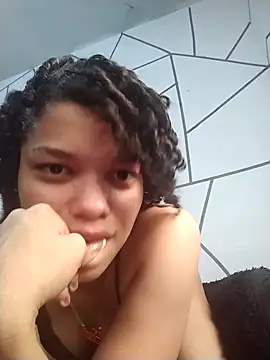 Snapshot of ChloeRaviss chatting on 10.30.25 ChloeRaviss online show from 10.30.25