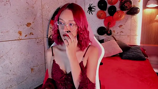 daphne courtis online show from 10.29.25