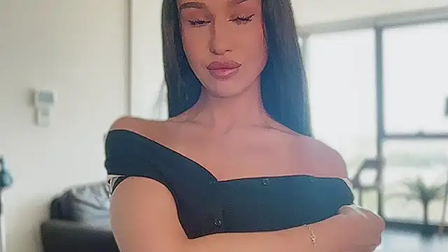 Snapshot of shy_Colette chatting on 11.04.25 shy Colette online show from 11.04.25