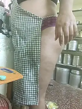 Snapshot of dhanshri143 chatting on 11.10.25 dhanshri143 online show from 11.10.25