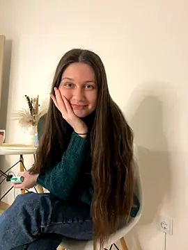 milanabaileys  online show from 11.30.25