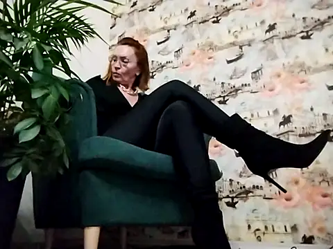 VelvetKarolina online show from 10.13.25