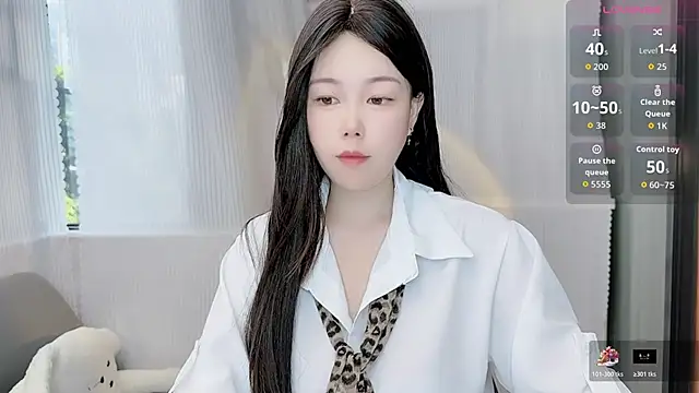 Snapshot of Bella_Ava chatting on 11.08.25 Bella Ava online show from 11.08.25