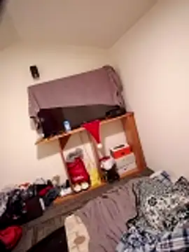 Snapshot of uratre chatting on 12.16.25 uratre online show from 12.16.25