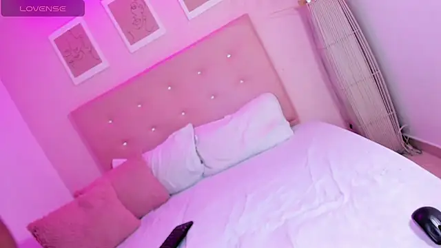 ANNIE DOLCE  online show from 09.24.25