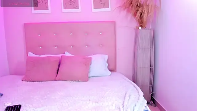 ANNIE DOLCE  online show from 09.26.25