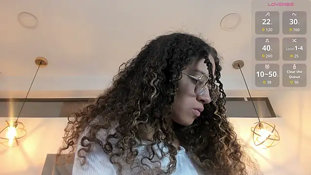 Hanna Cornee  online show from 09.18.25