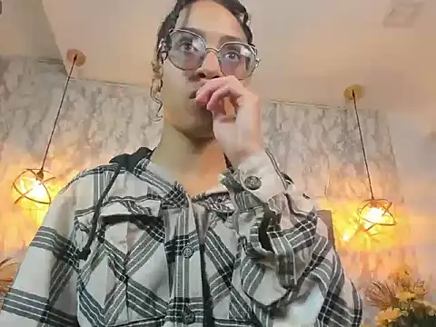 Hanna Cornee  online show from 09.27.25