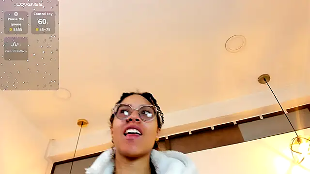 Hanna Cornee  online show from 10.16.25