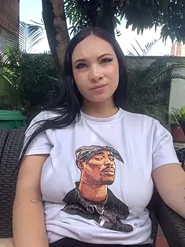 cloe weiss online show from 10.02.25