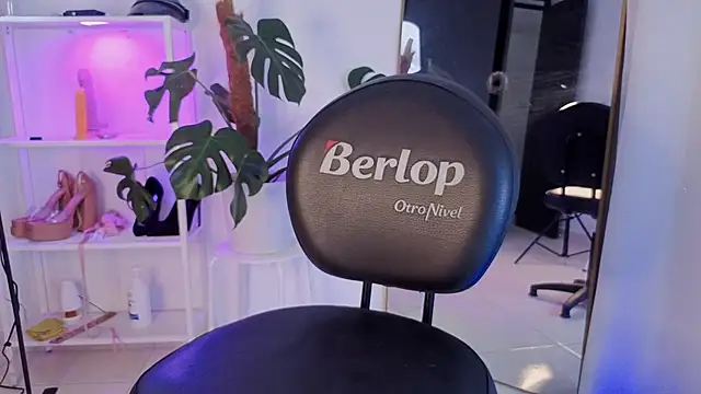 VickyGrey online show from 11.18.25