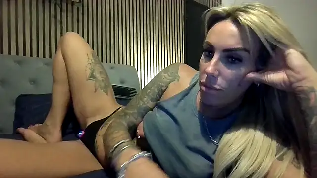 Snapshot of poppyinga1 chatting on 11.09.25 poppyinga1 online show from 11.09.25