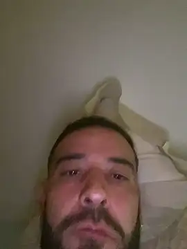 Snapshot of elpollon23876 chatting on 09.28.25 elpollon23876 online show from 09.28.25