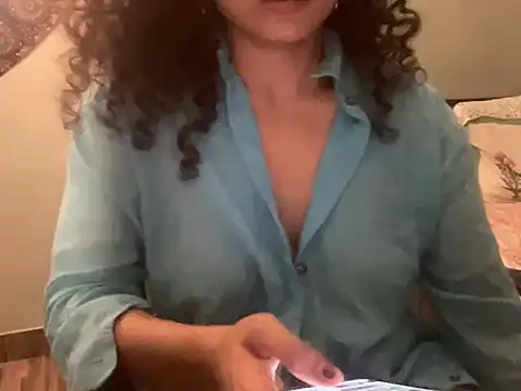 Laaylllaa online show from 09.18.25