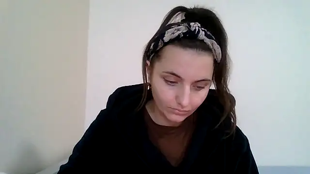 DInaraXRose online show from 10.16.25