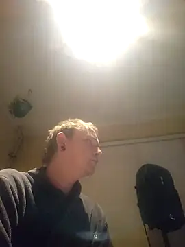 piercingpik online show from 04.16.26