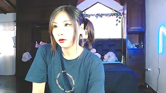 Shisuku Sophi online show from 10.12.25